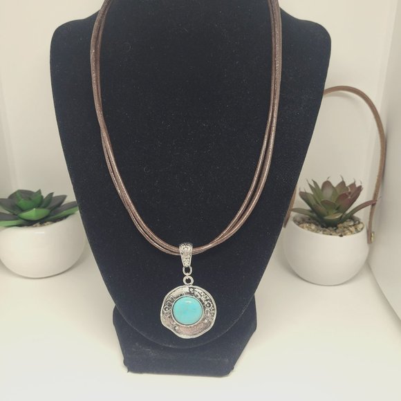 15" (3) Strand Distressed Leather Necklace with Turquoise Pendant & Toggle Clasp - Picture 1 of 6